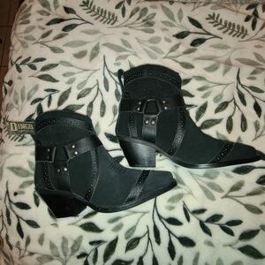 Dingo Black Suede Boots-New
